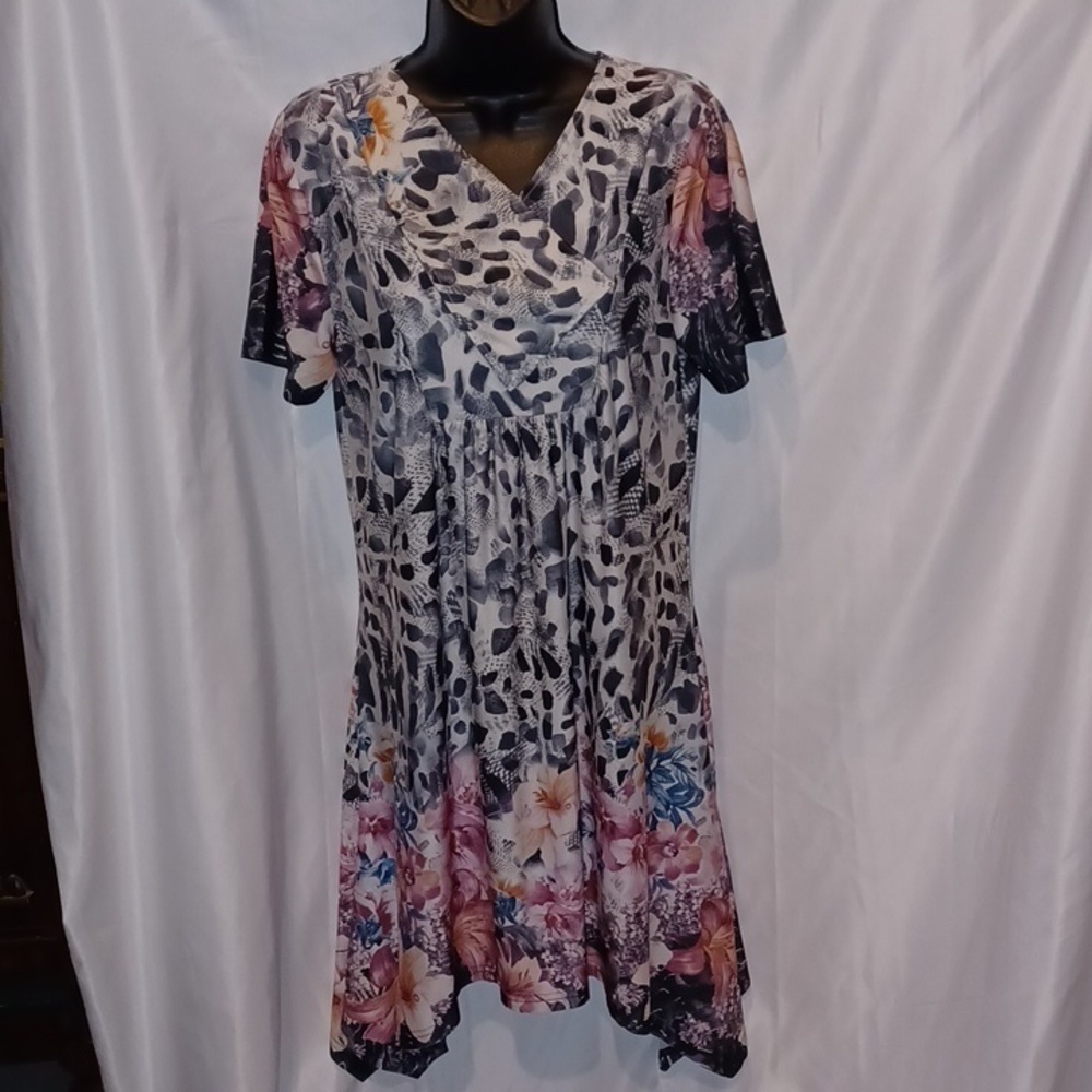 SIMPLY ASTER by Firmiana, tan, black, pink